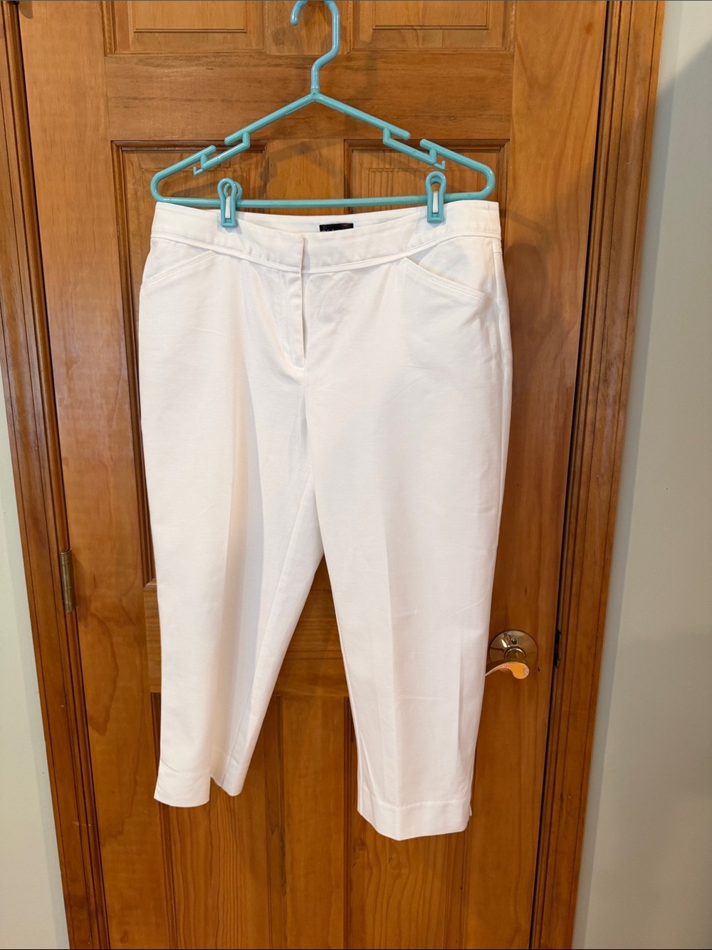Rafaella White Cropped Capri Pants